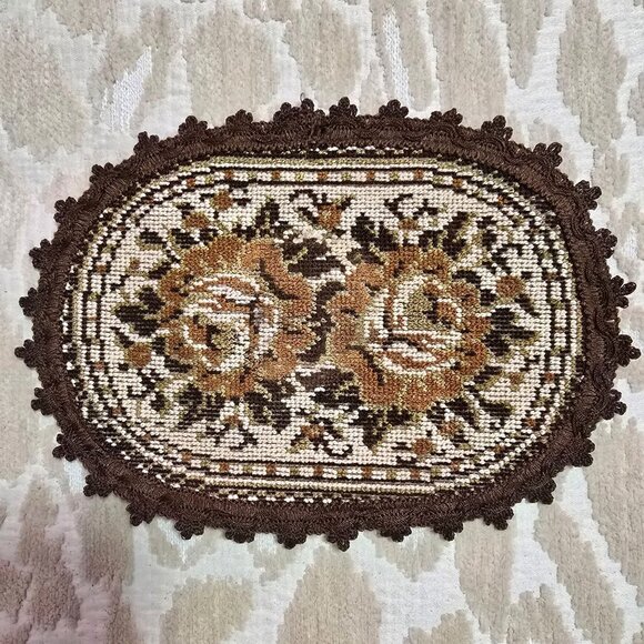 Vintage Set of 2 MCM Floral Embroidered Lace Doilies Round & Oval Beige & Brown - Picture 4 of 9